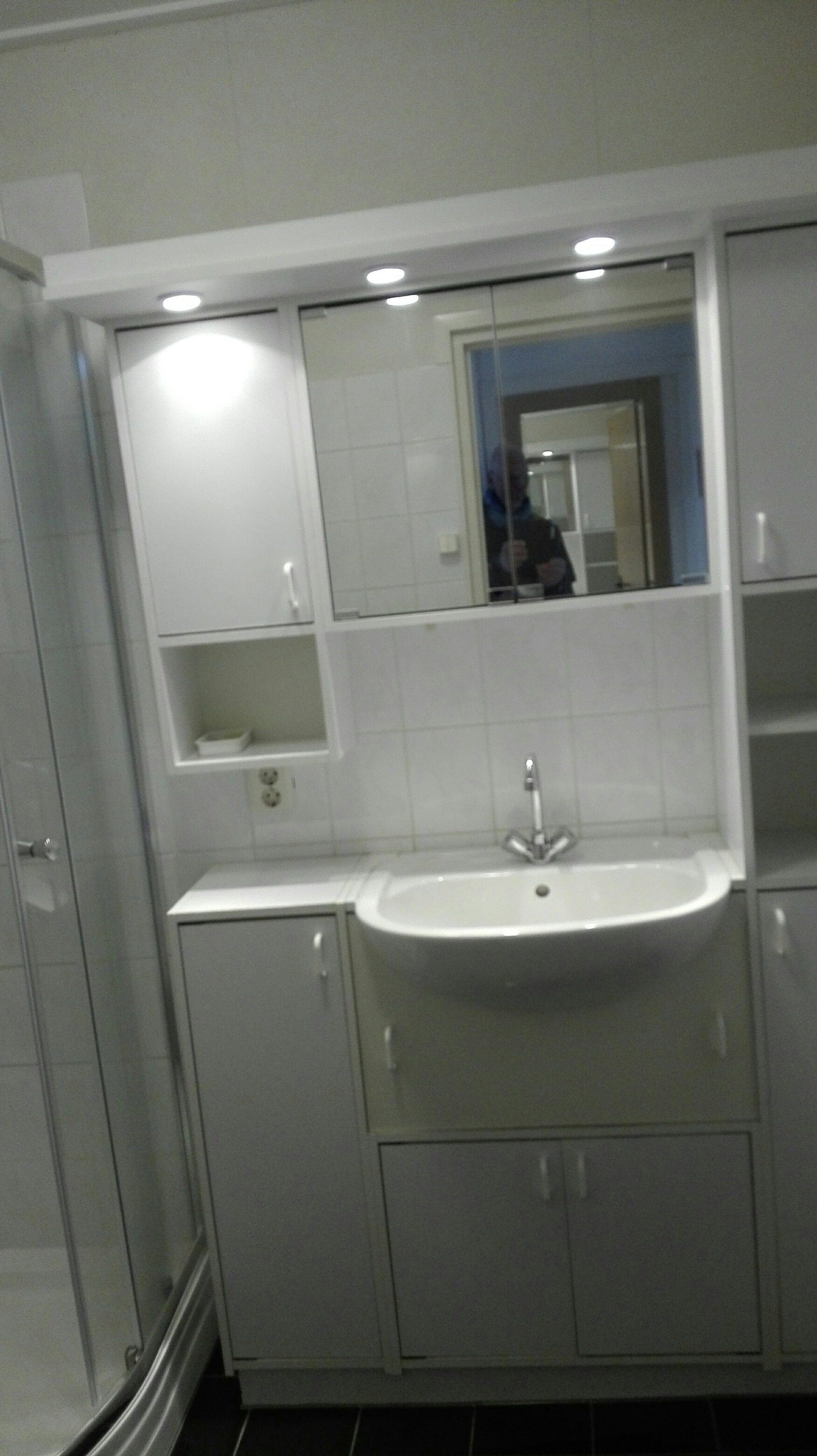 - image: 12