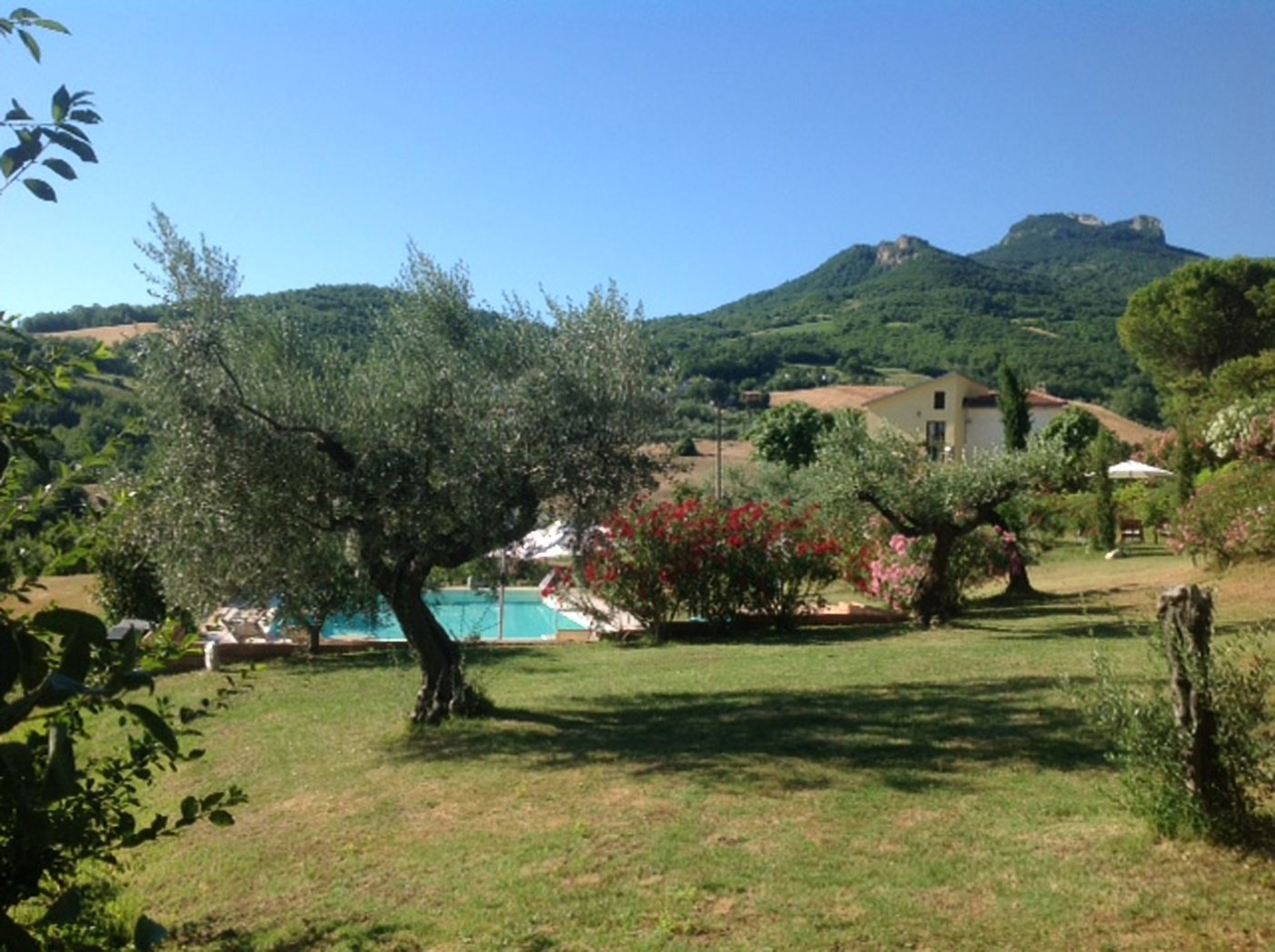 Maison nature à Montebello di Bertona