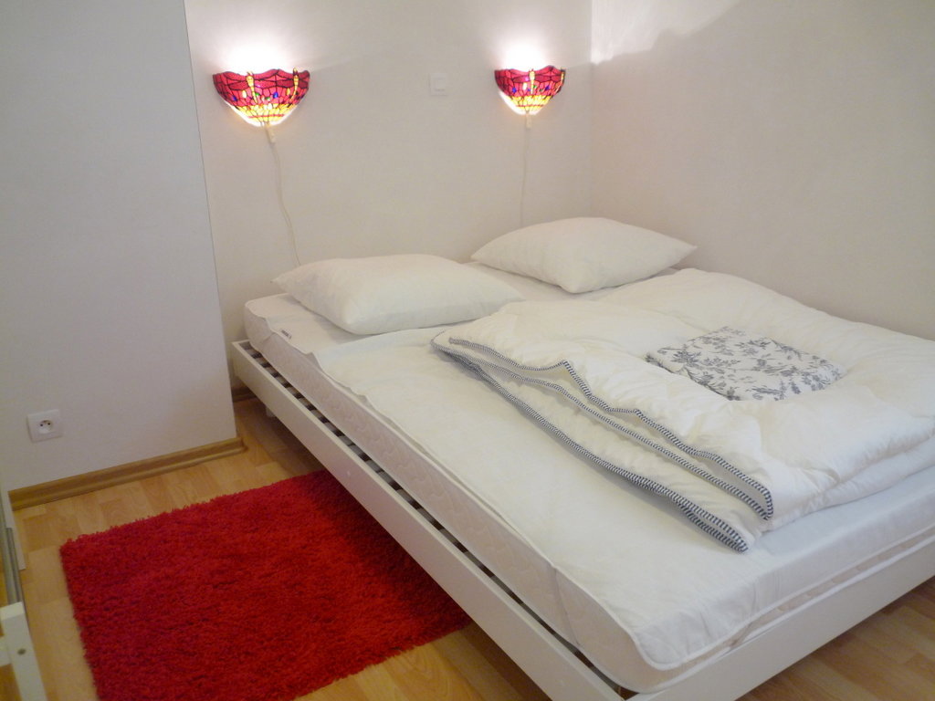 - image: 11