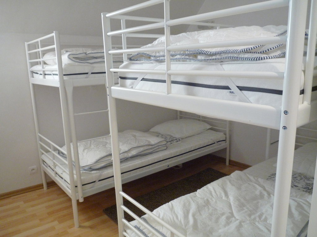 - image: 12