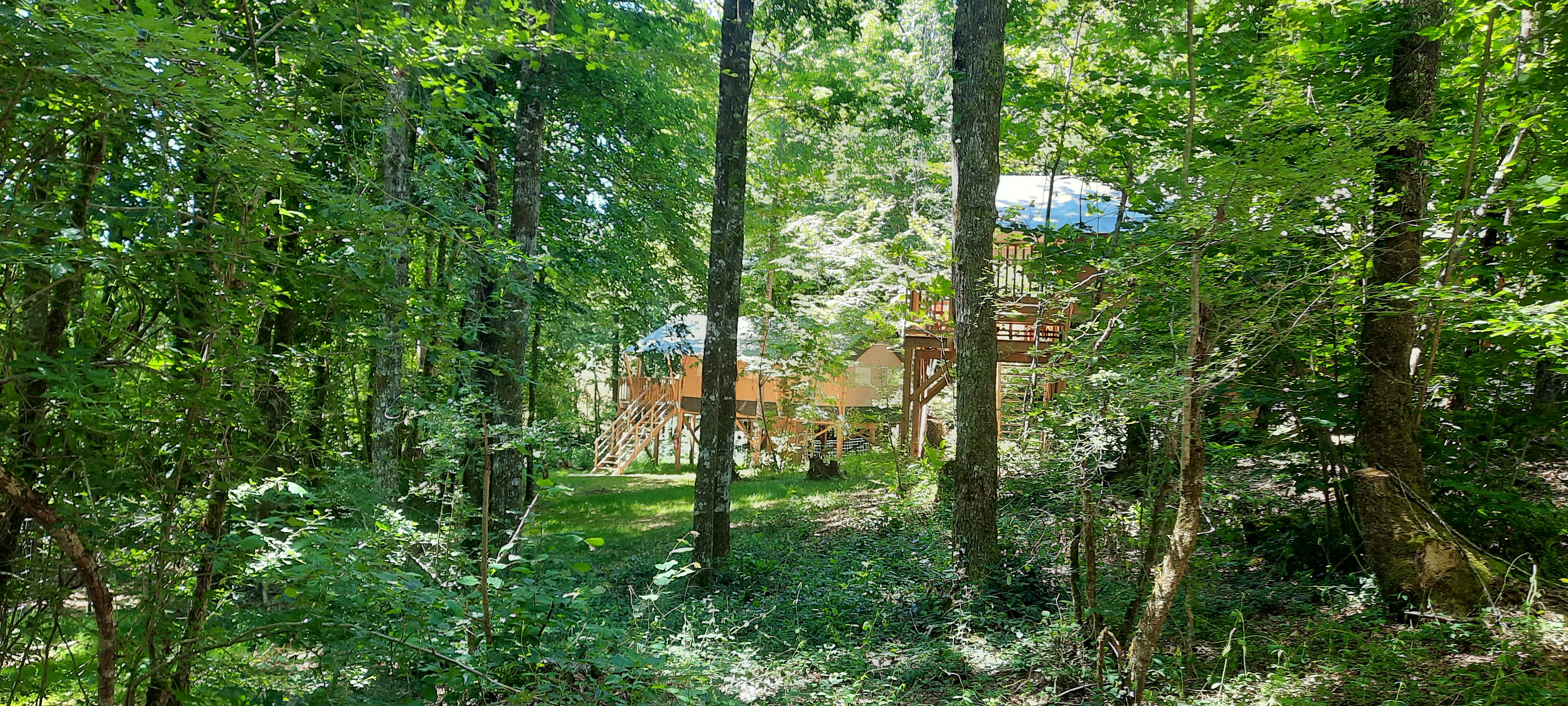 Naturhäuschen in Biron