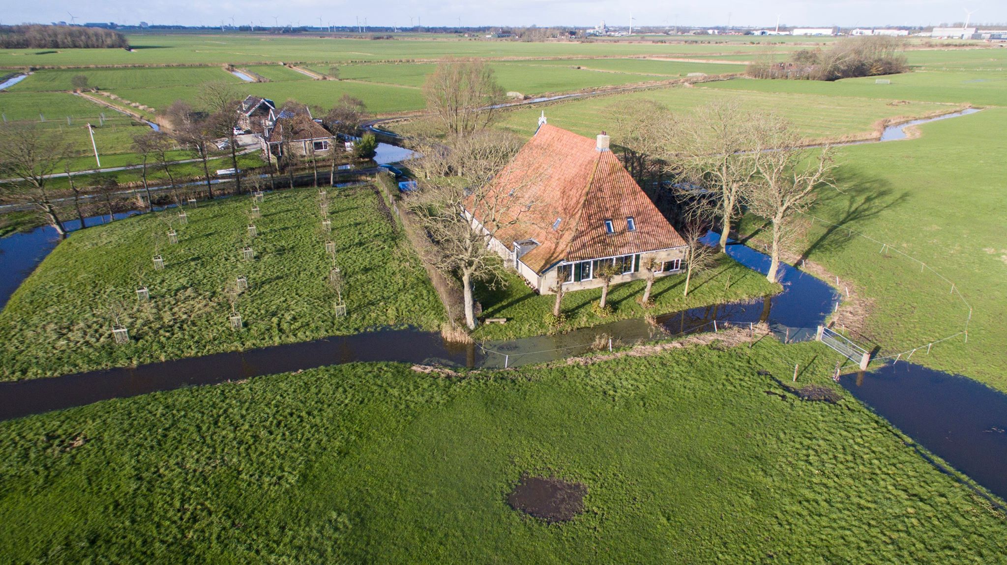 Naturhäuschen in Hitzum