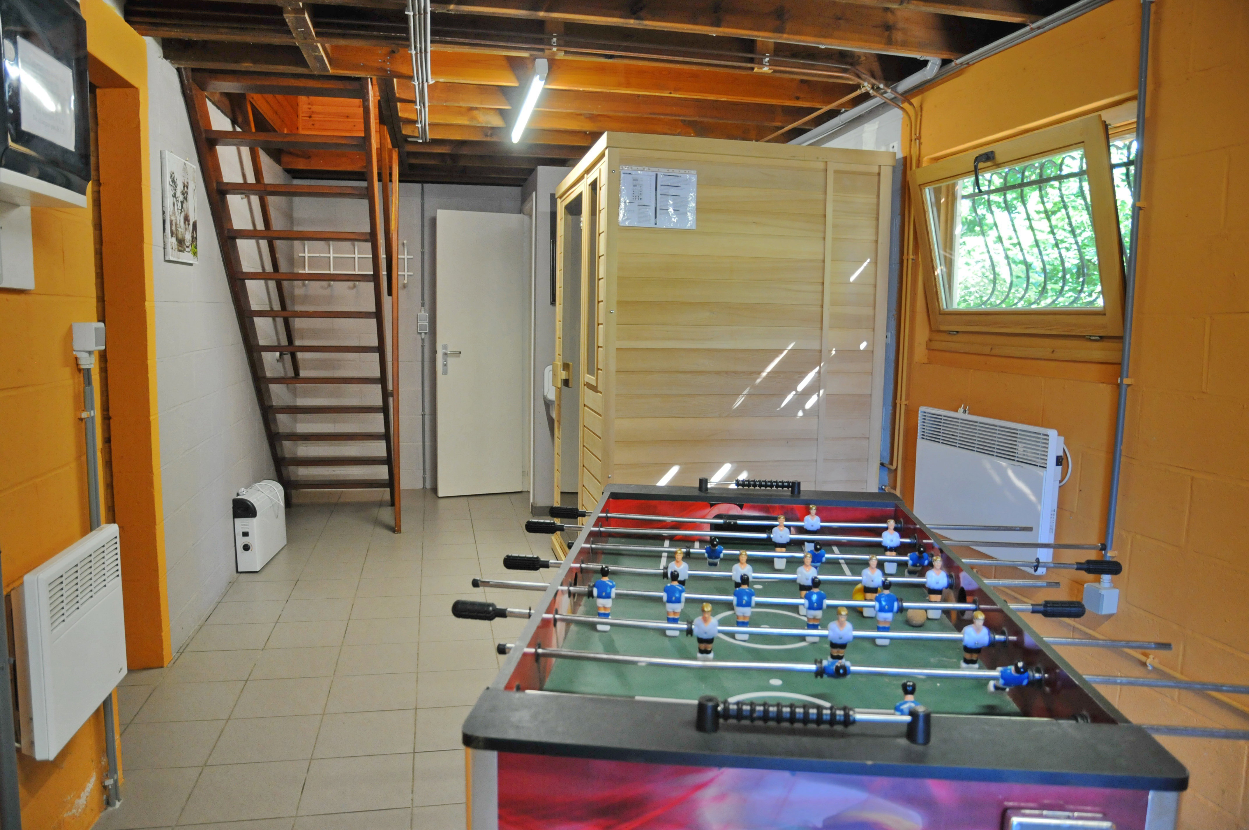 - image: 11
