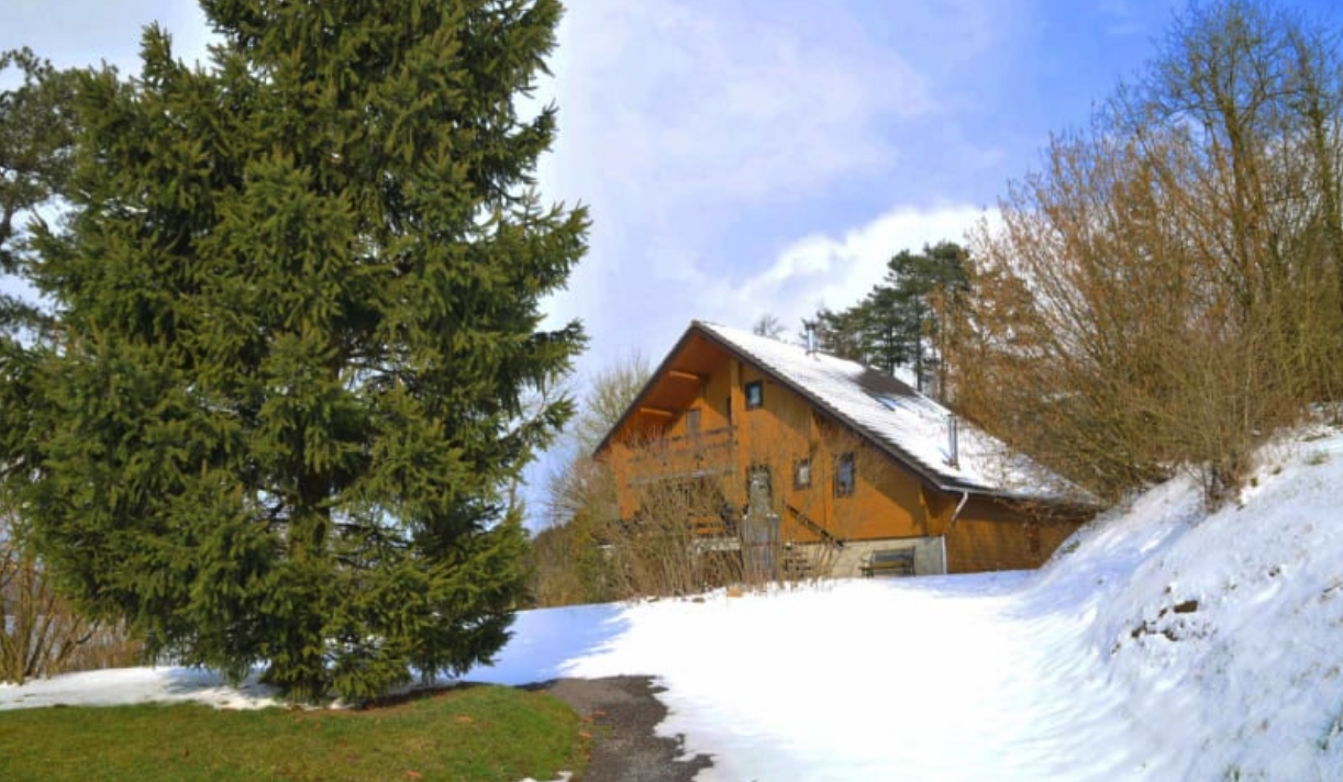 Nature house in Bohon