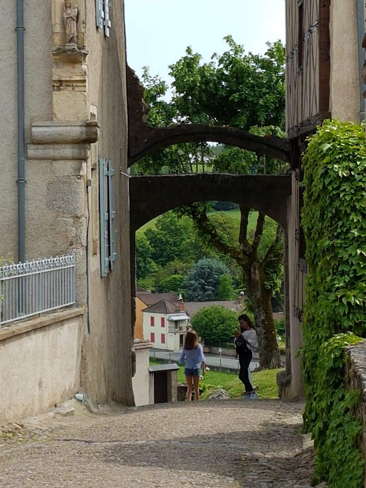 - image: 27