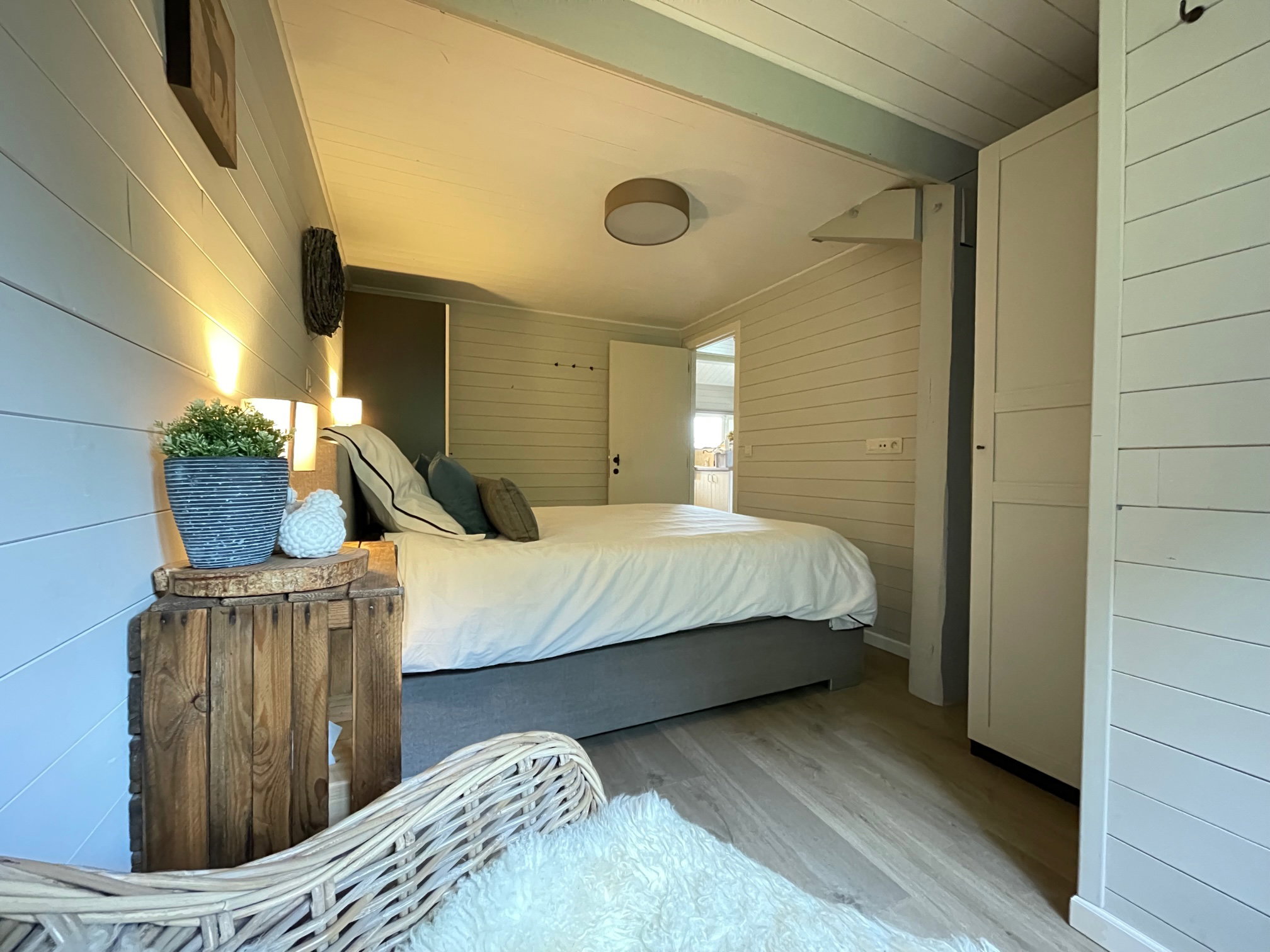 - image: 13
