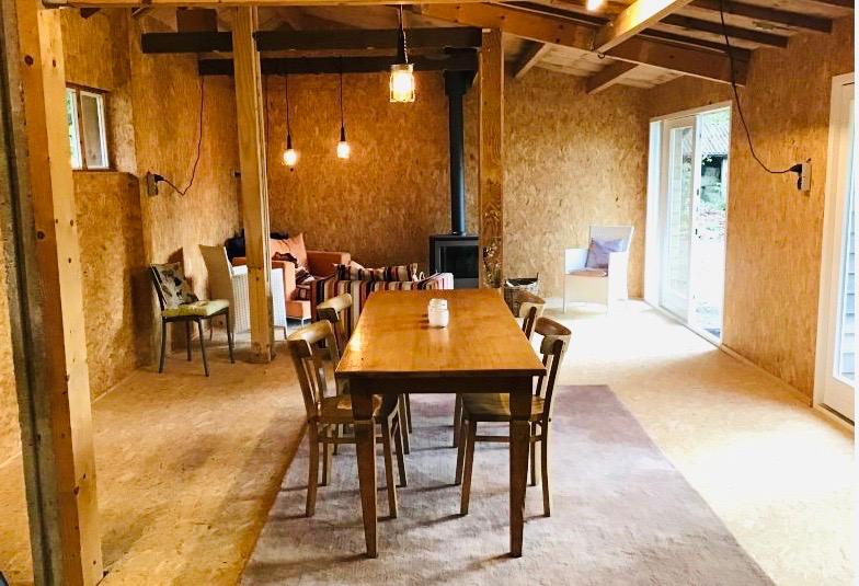 - image: 11