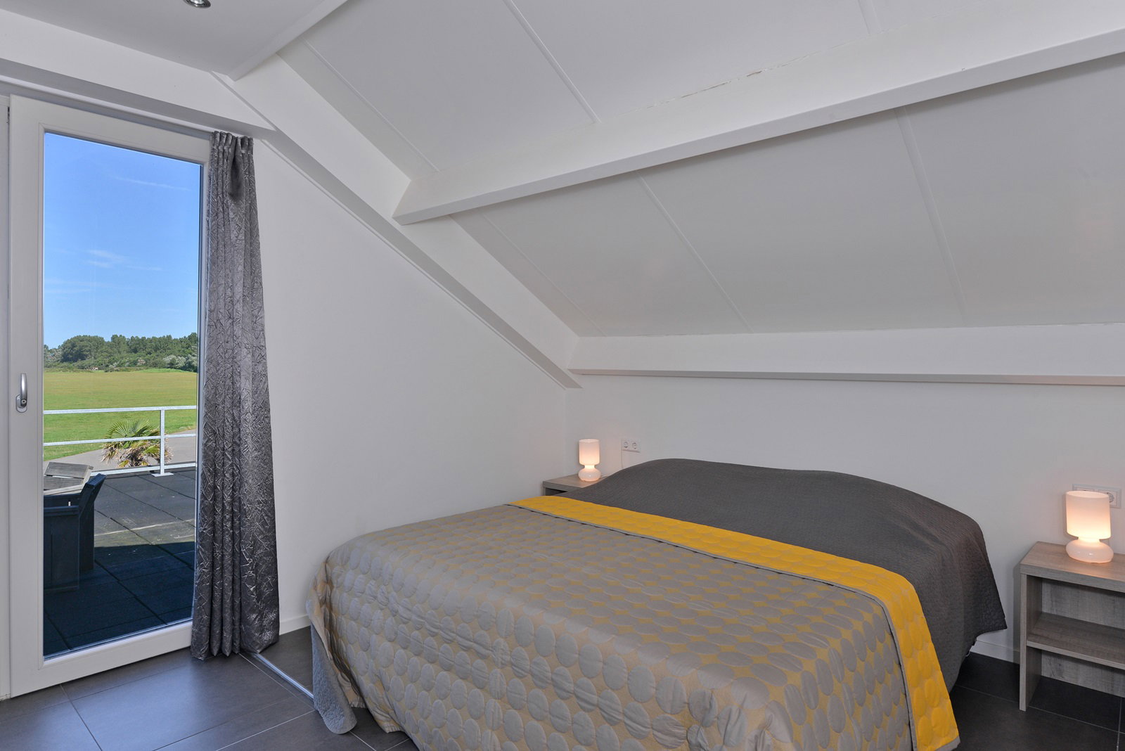 - image: 12