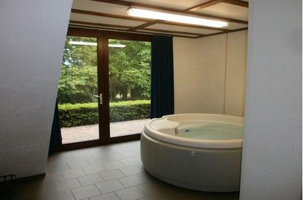 - image: 13