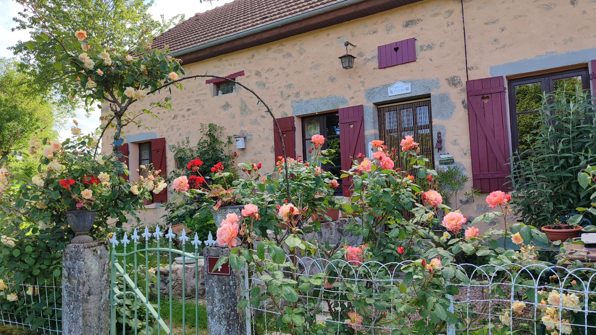 Nature house in Champcoulant, Commune de Mhère, MORVAN