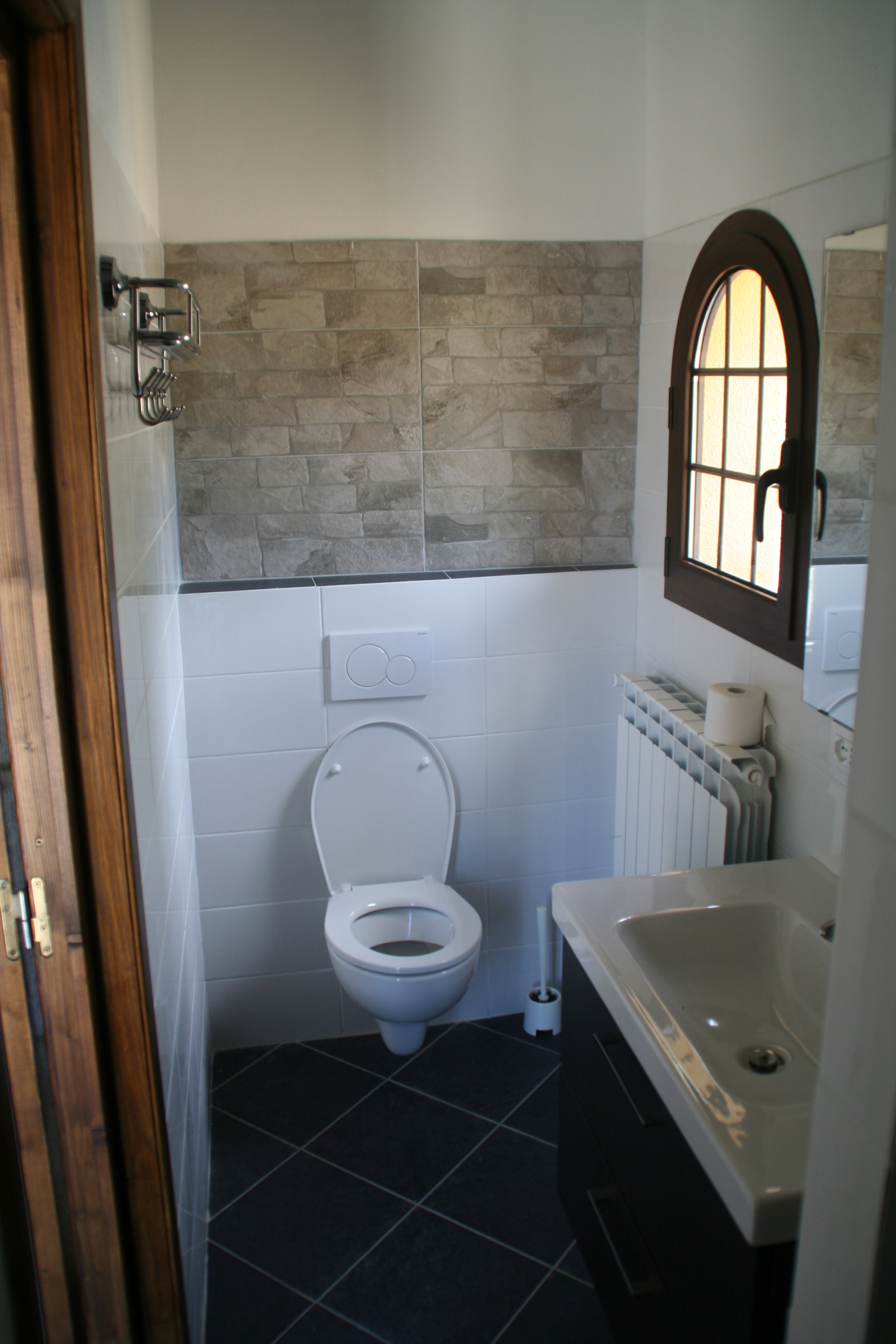 - image: 22