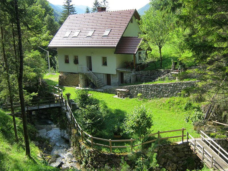 Maison nature à Dolenja Trebuša