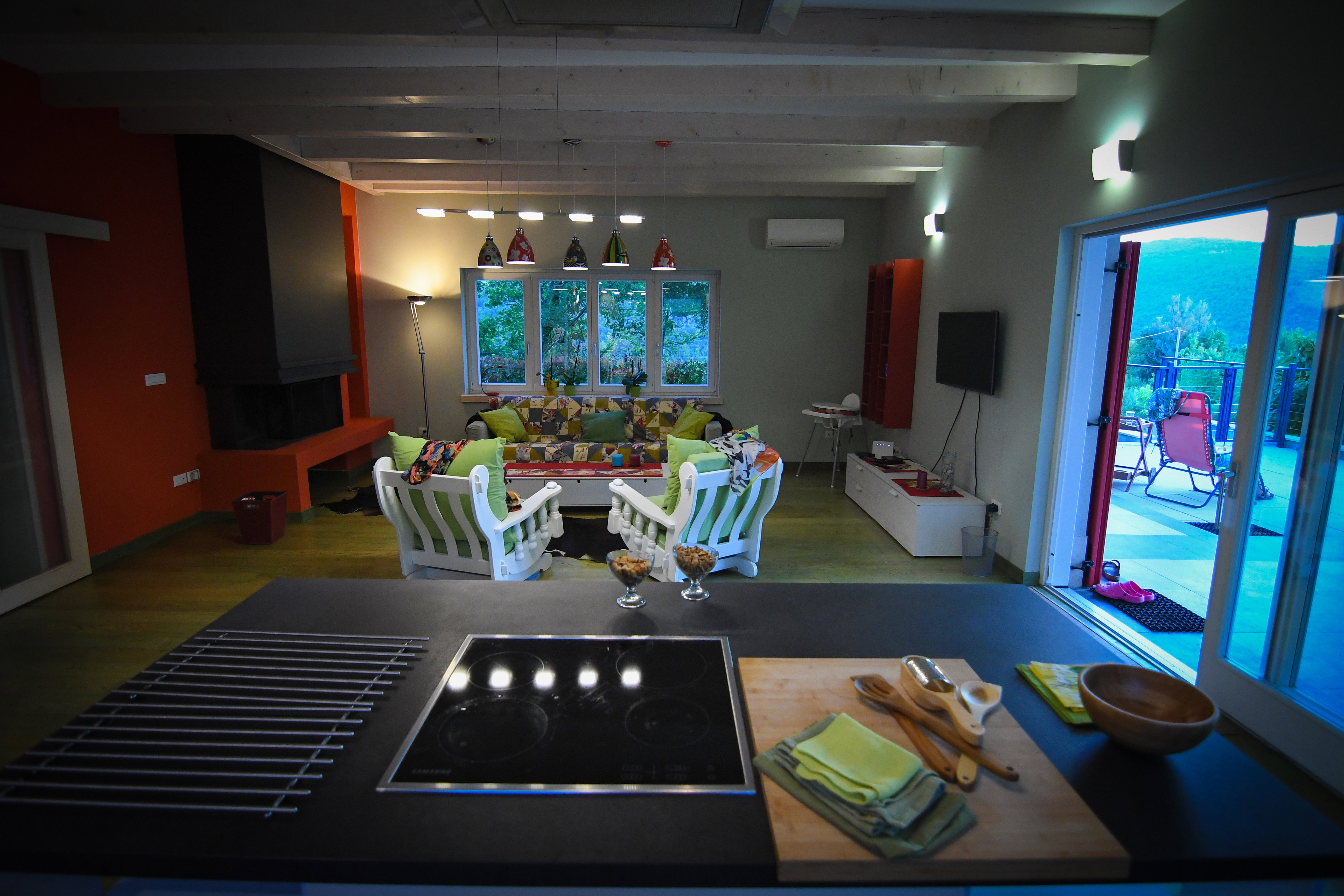 - image: 11