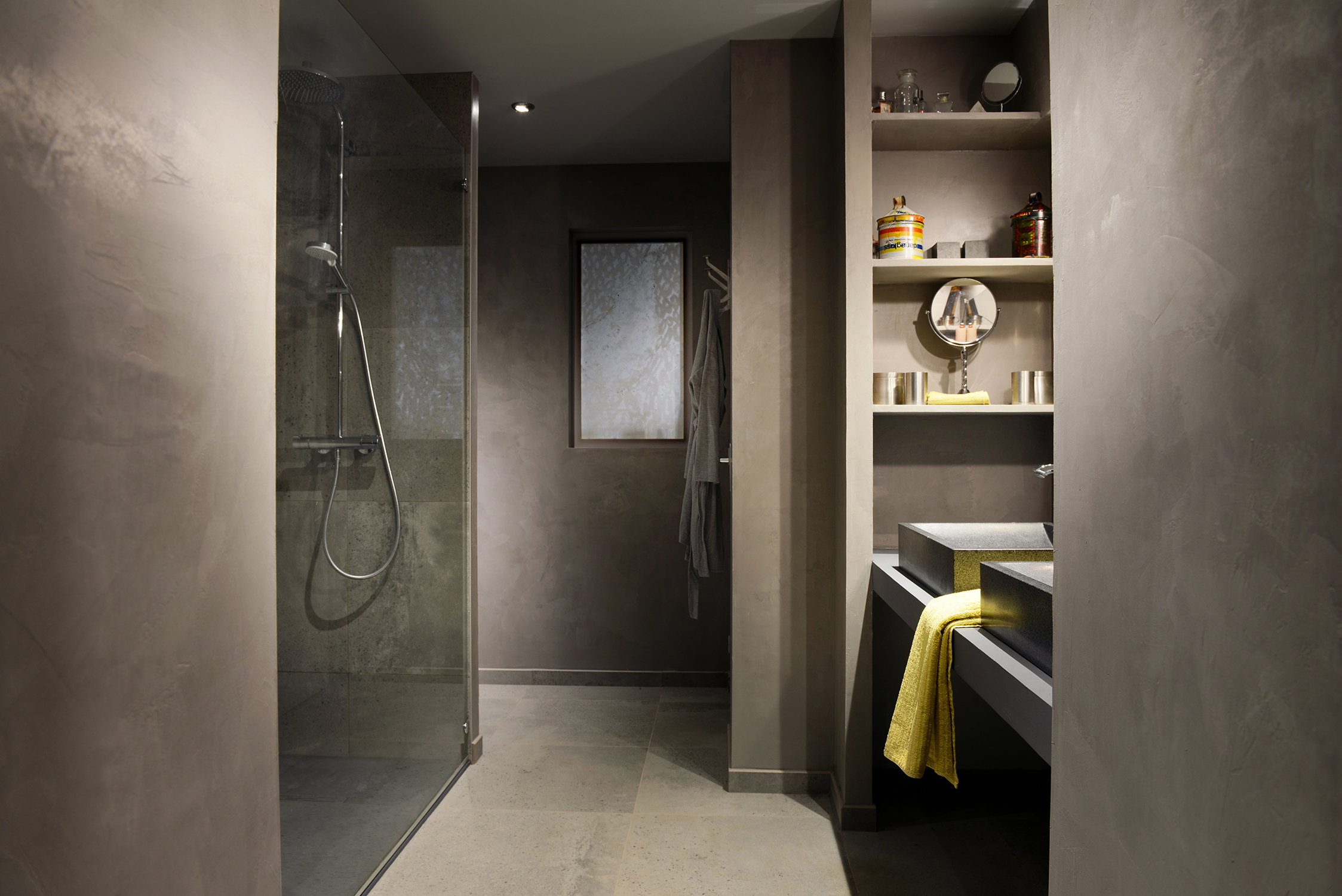 - image: 20