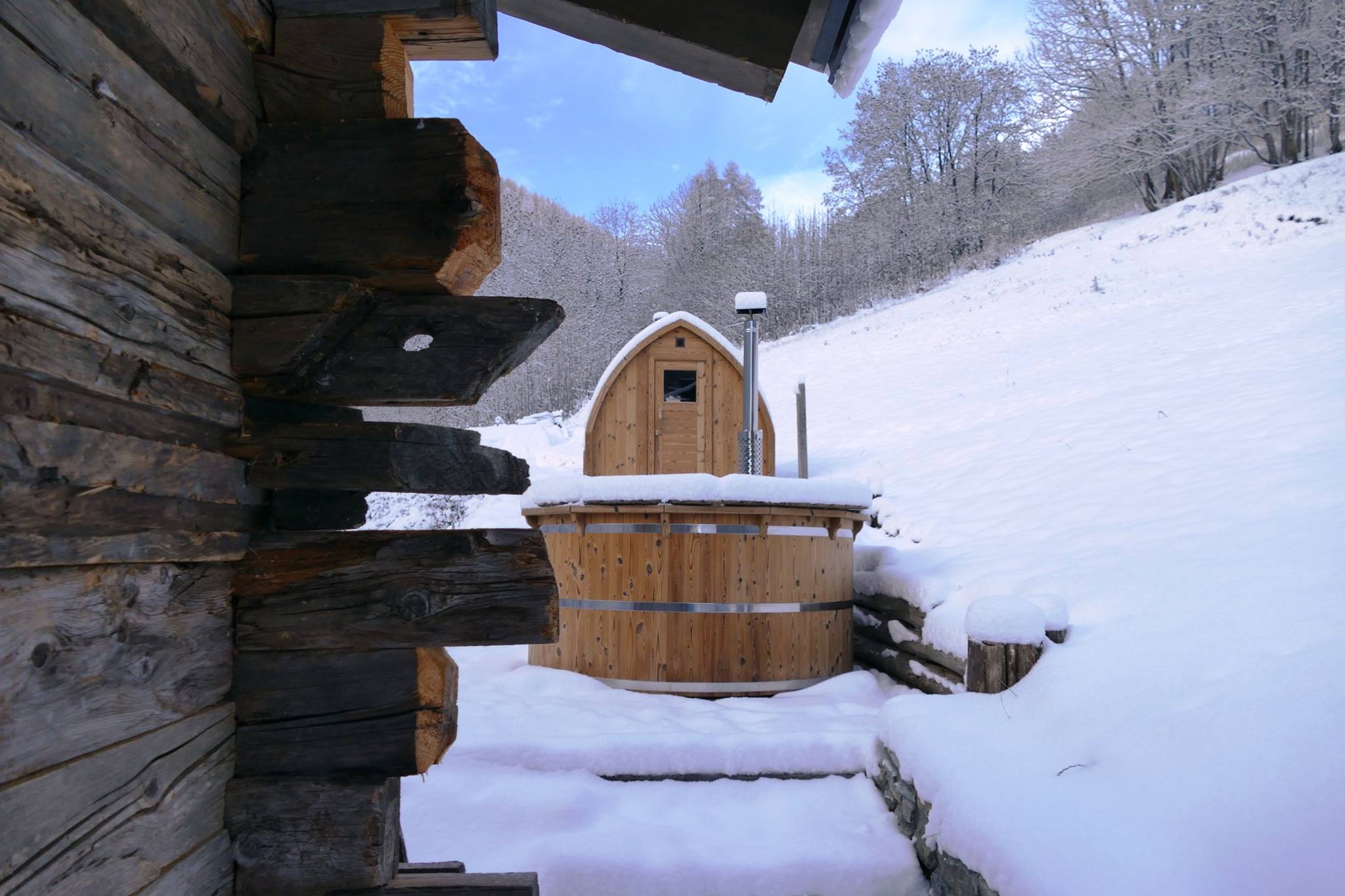 - image: 11