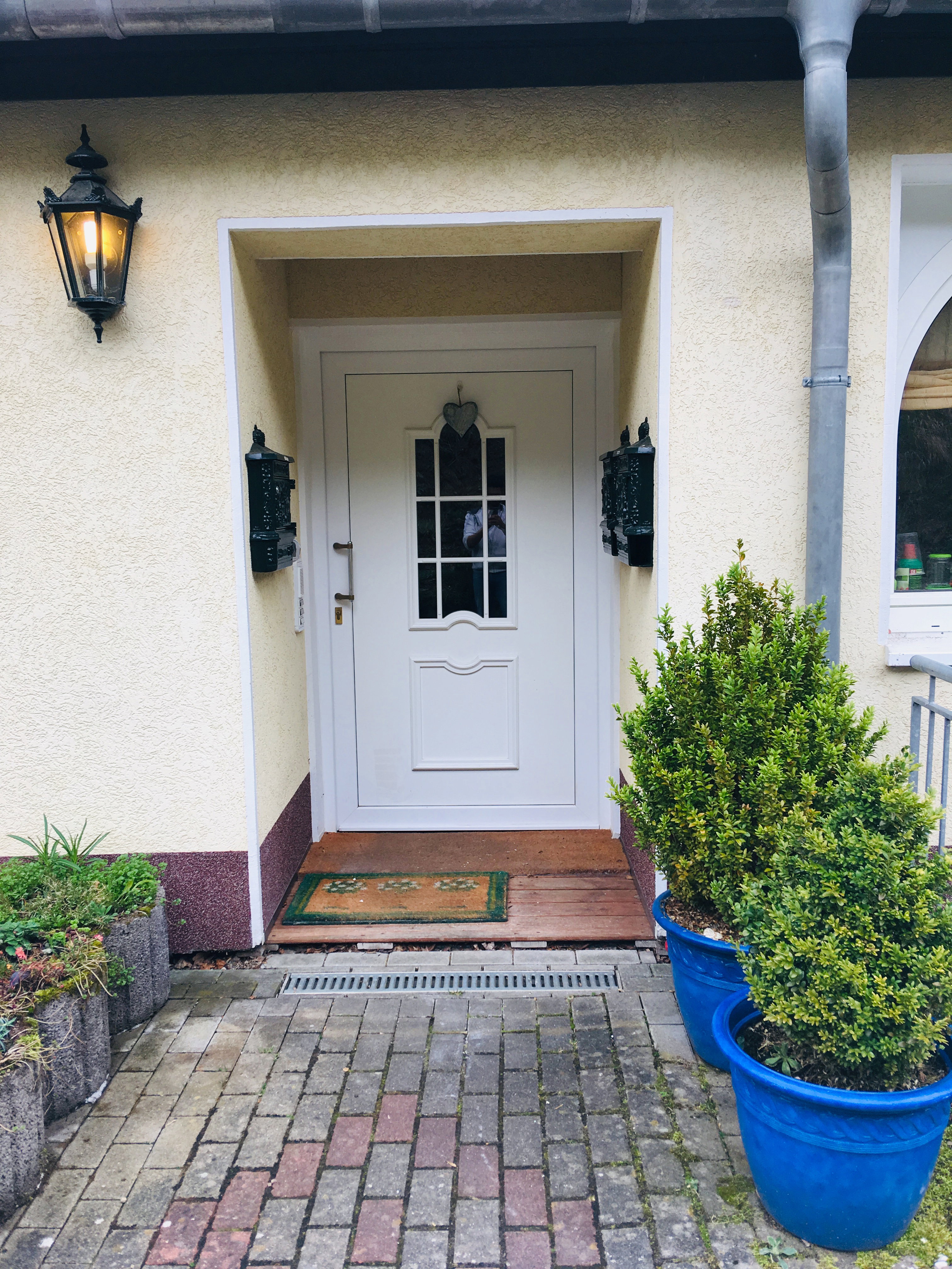- image: 19