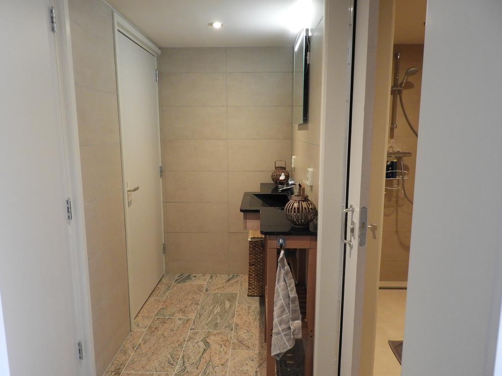 - image: 12
