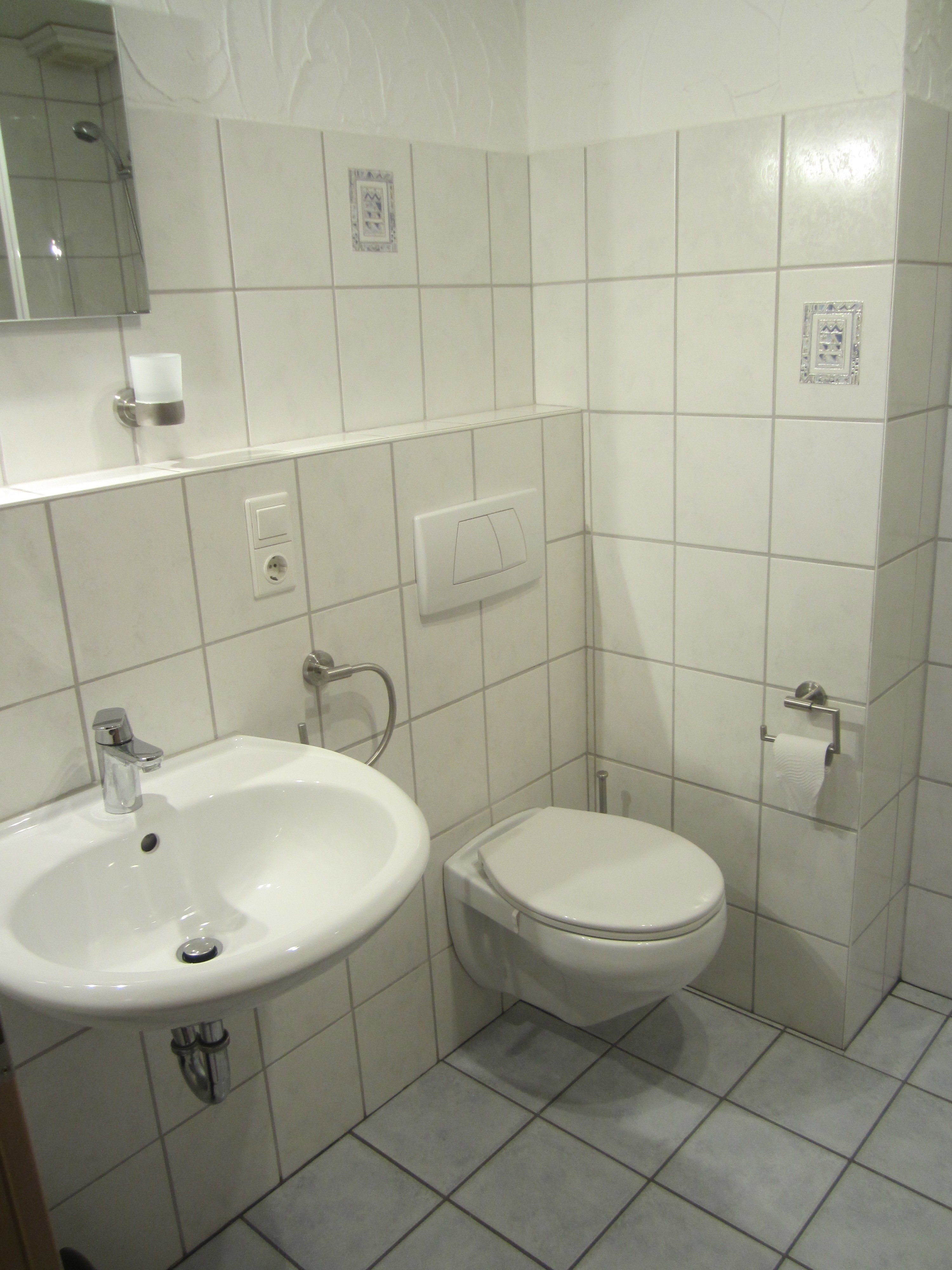 - image: 12