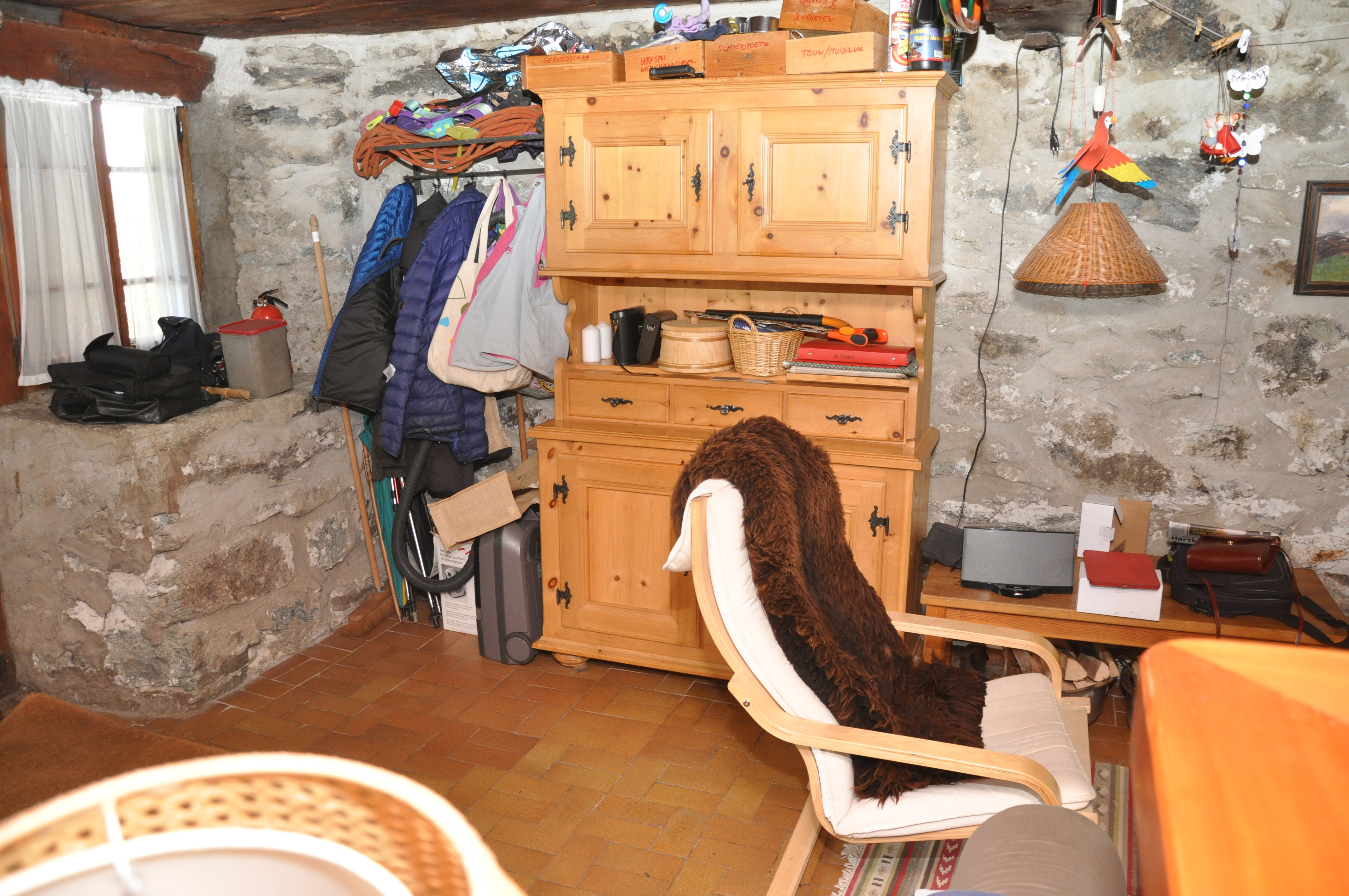 - image: 12