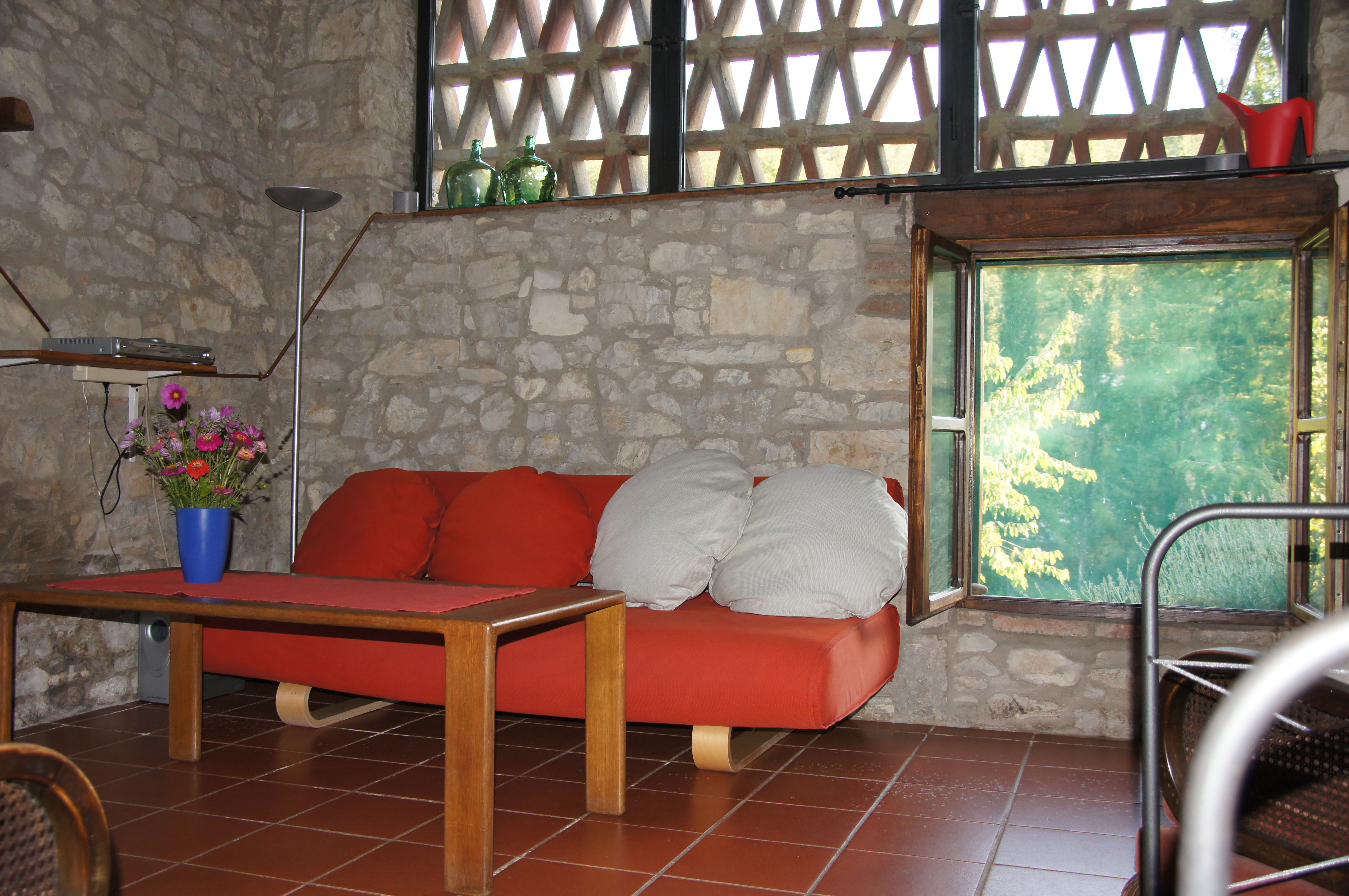 - image: 16