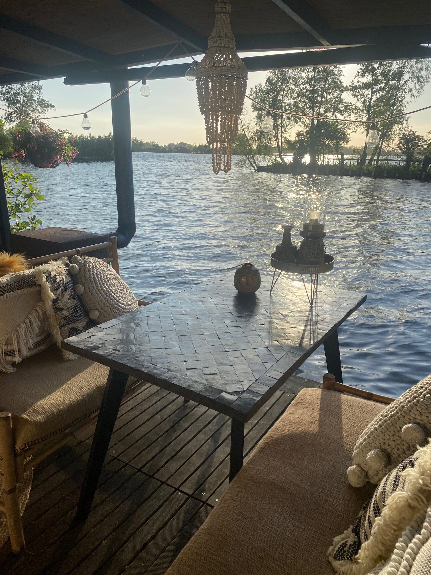 - image: 19