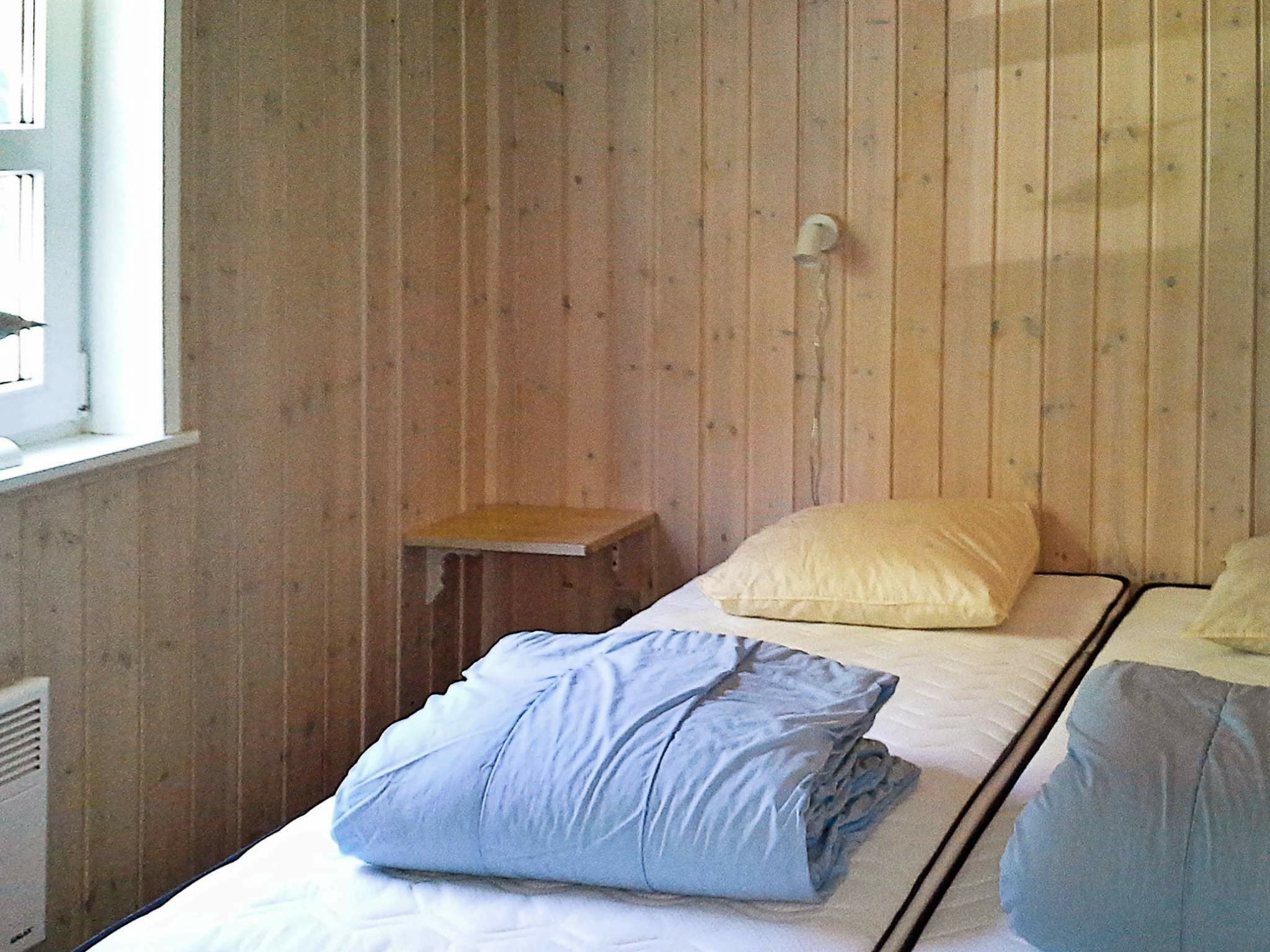 - image: 10