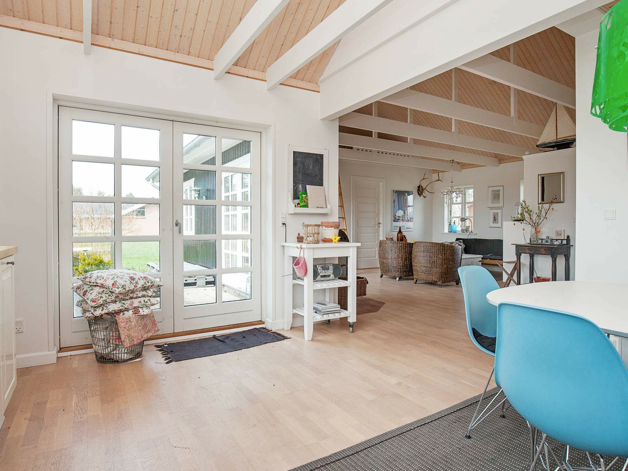 - image: 14