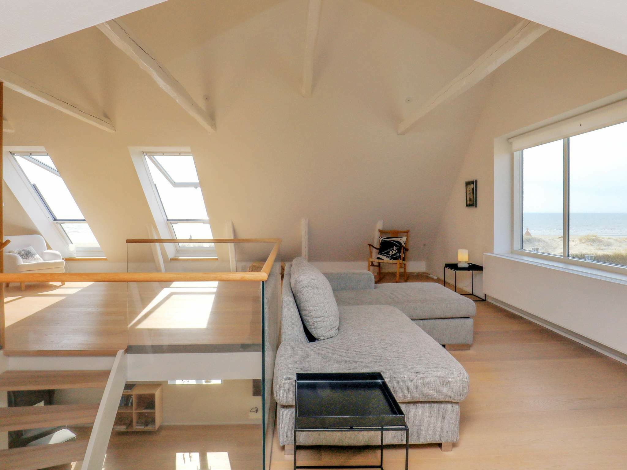 - image: 10