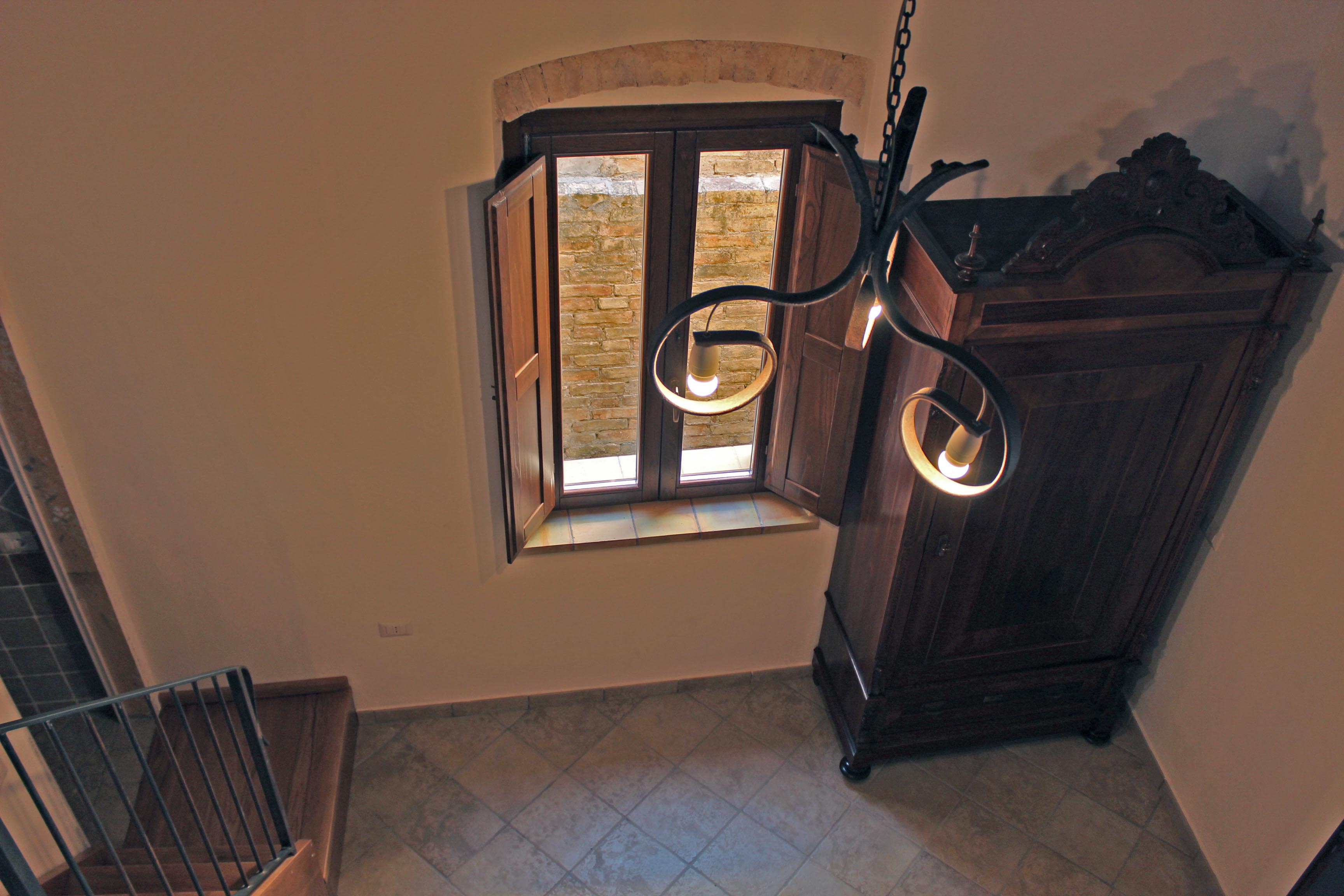 - image: 11