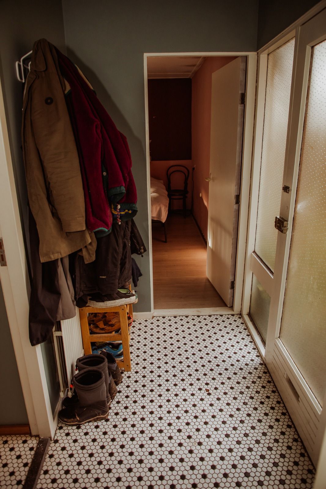 - image: 19