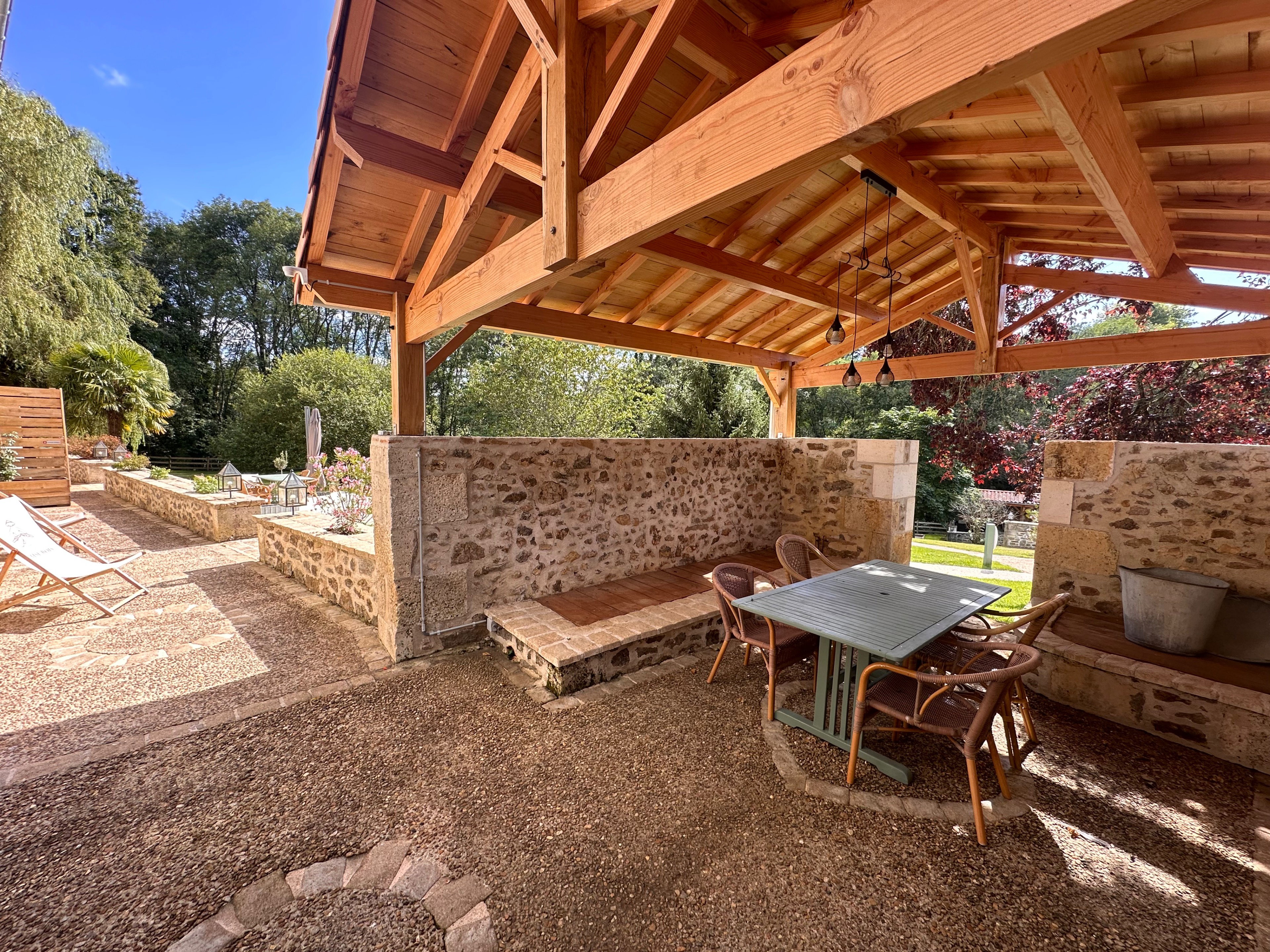 Casa nella natura a Rouzède