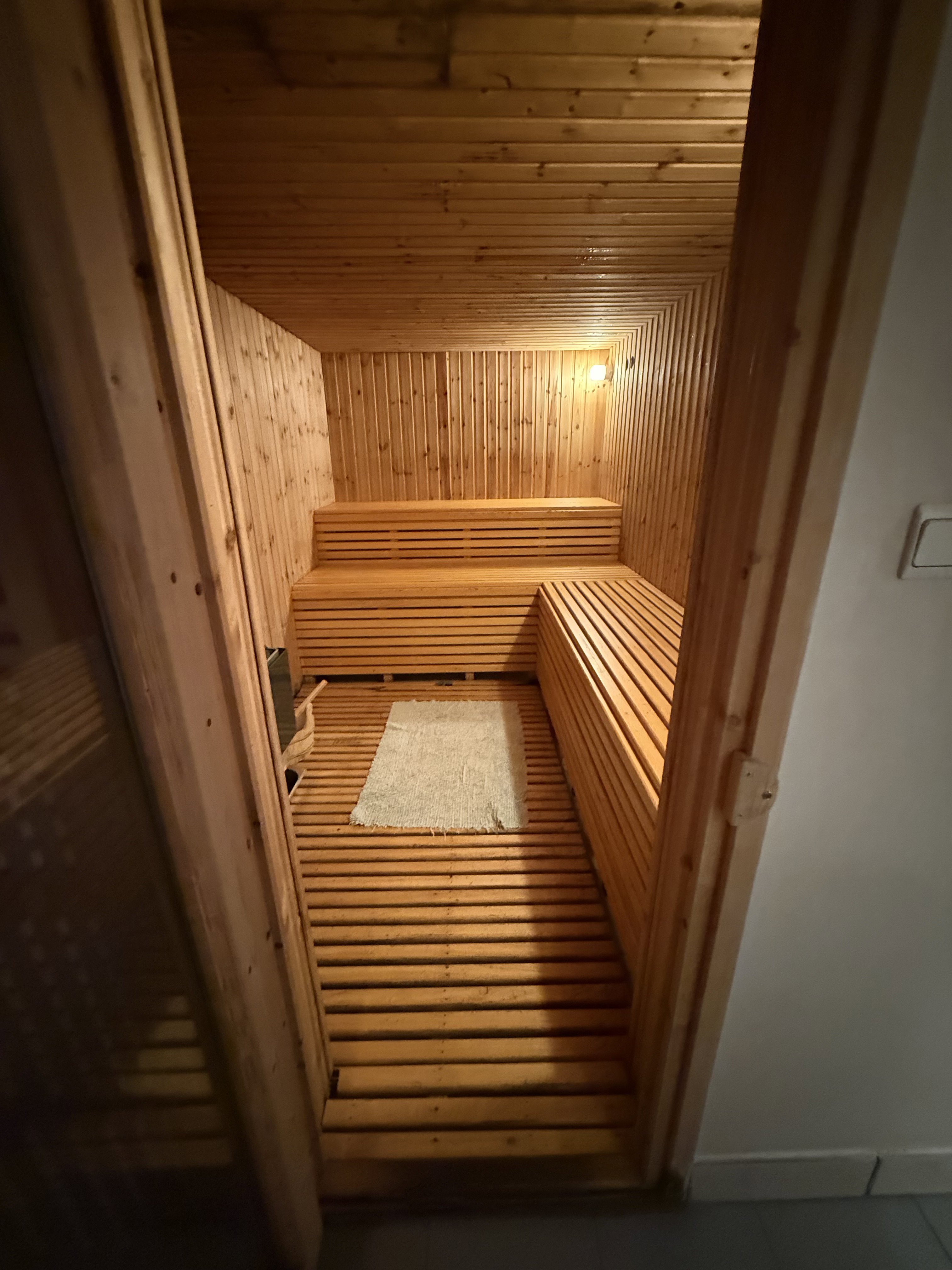- image: 19