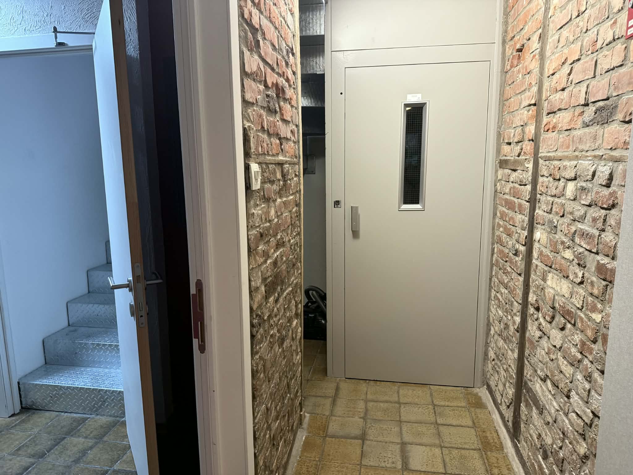 - image: 65