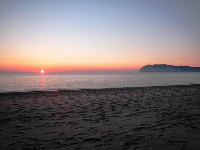 - image: 18