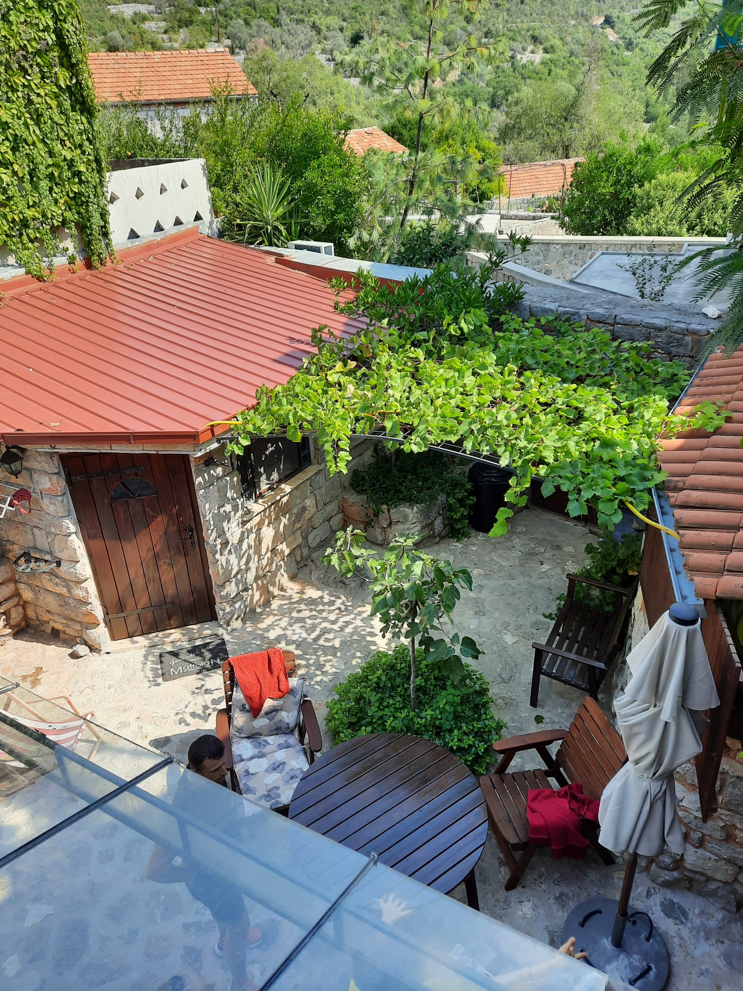 - image: 14