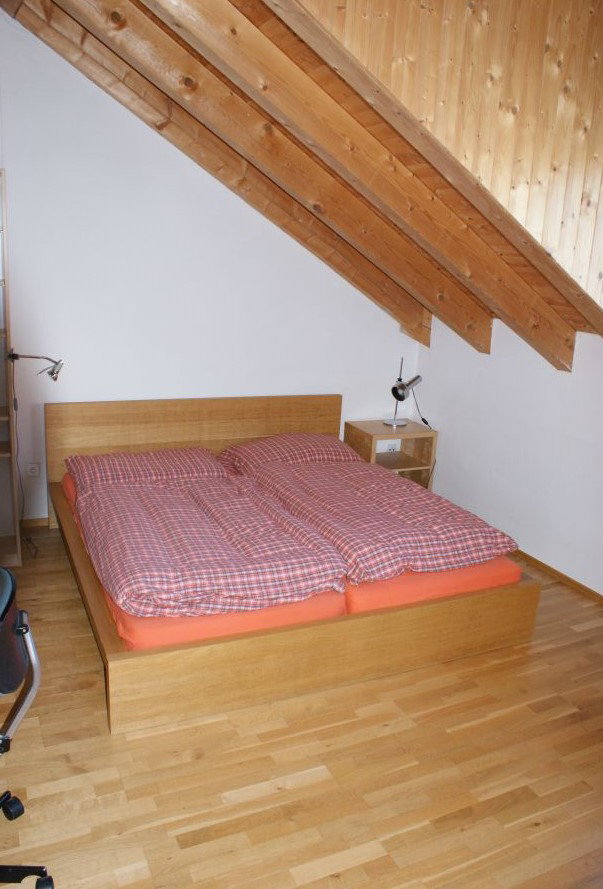 - image: 4