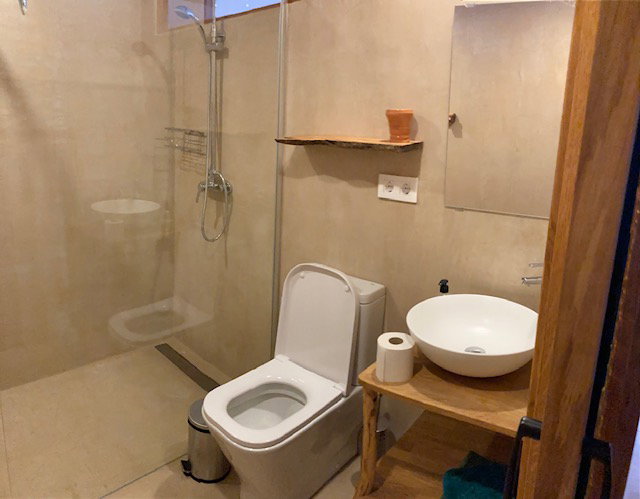- image: 12