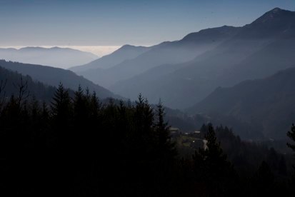 - image: 16