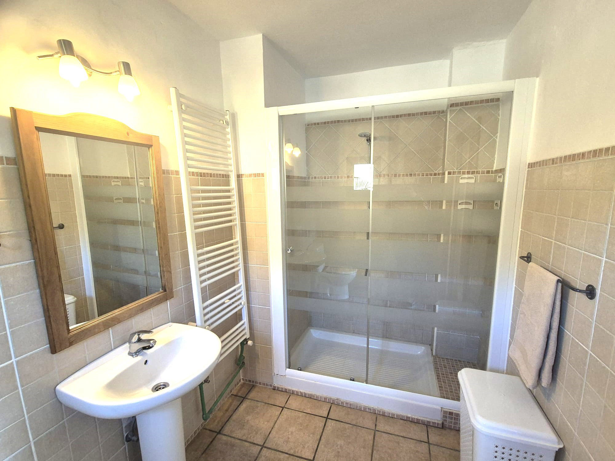- image: 14
