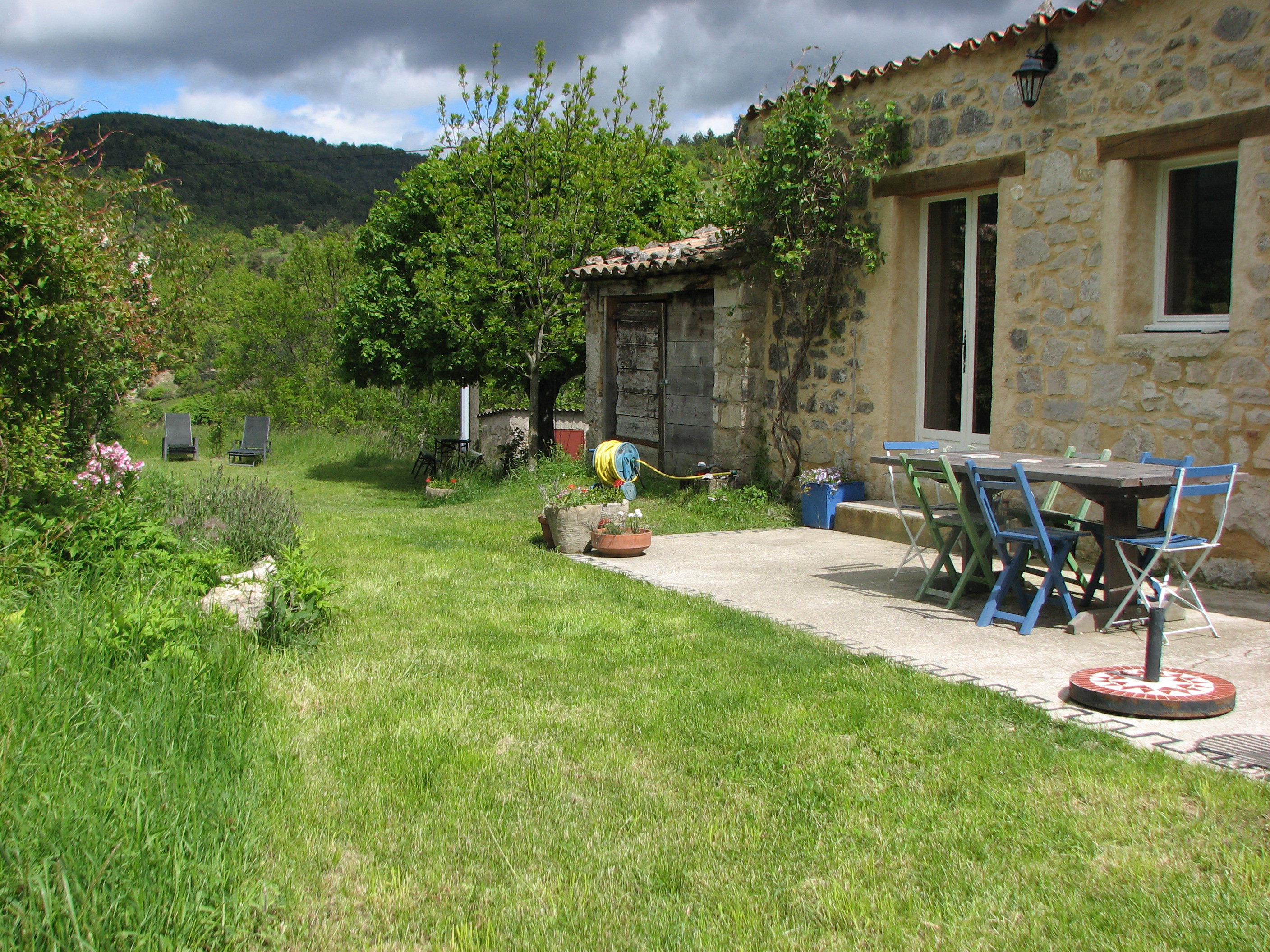 - image: 16