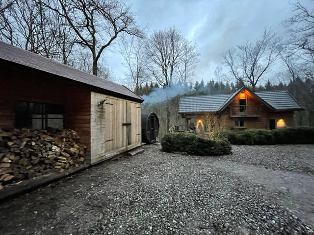 - image: 16