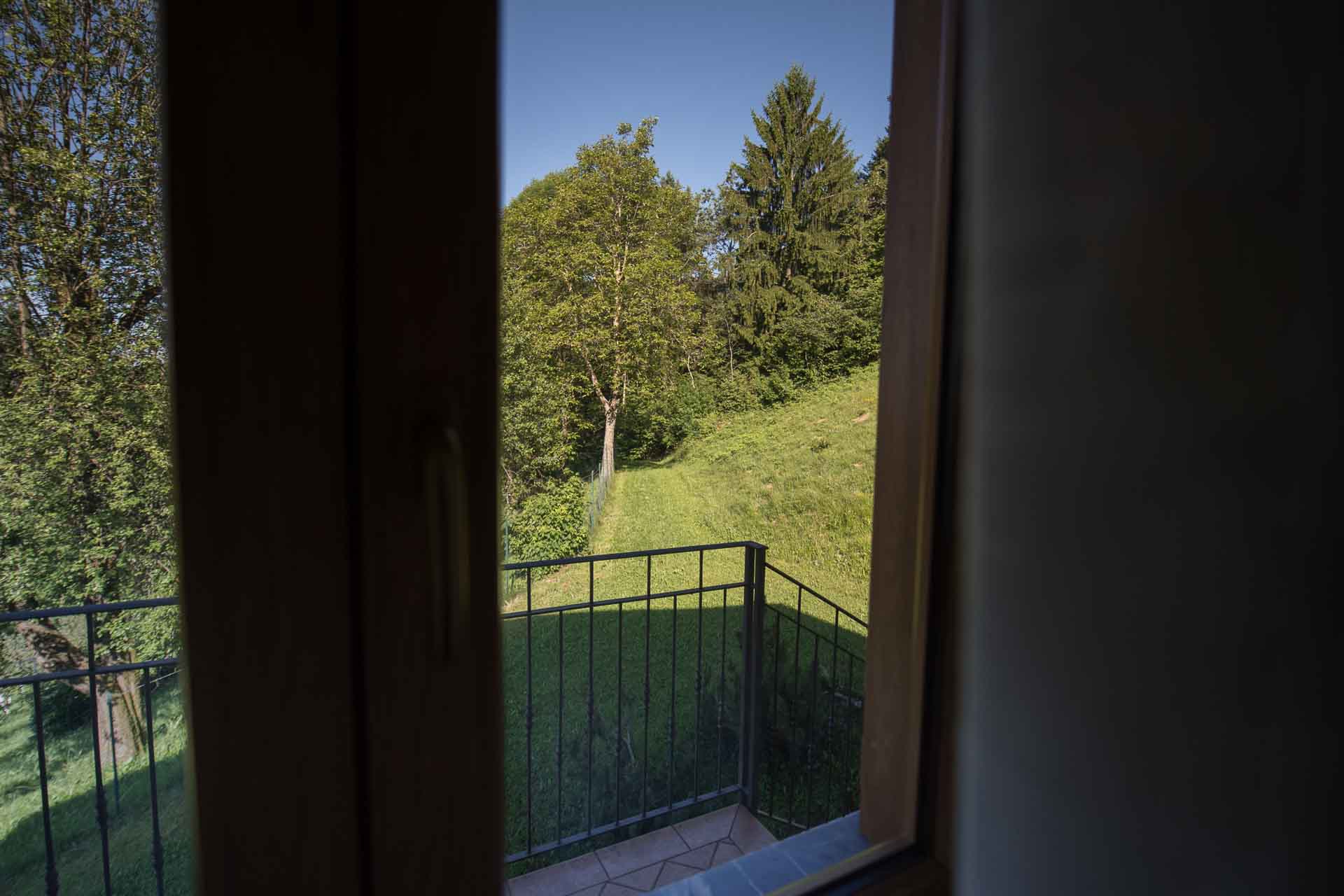 - image: 76