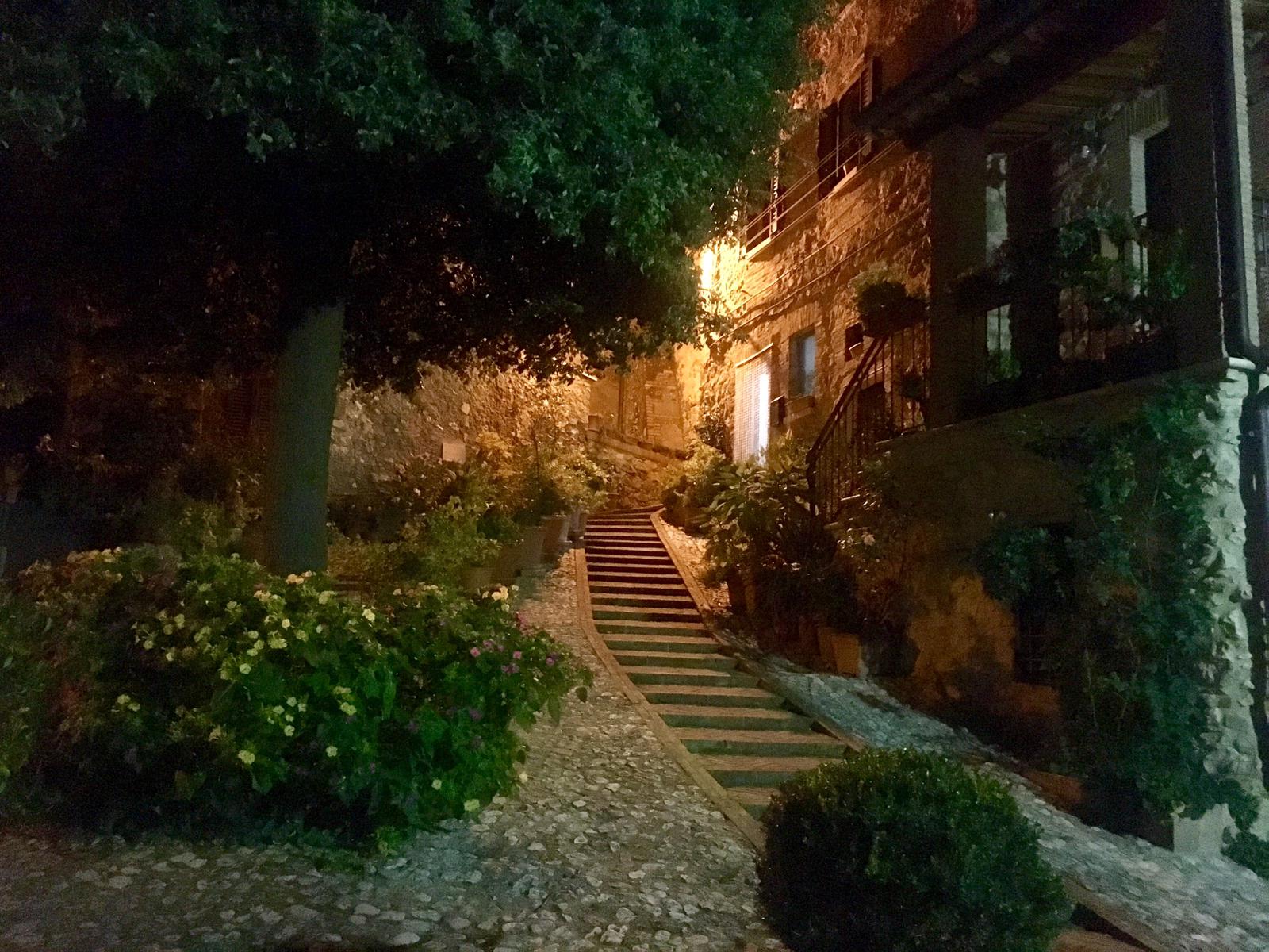 - image: 22
