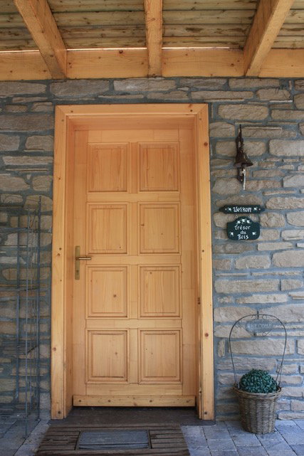 - image: 16