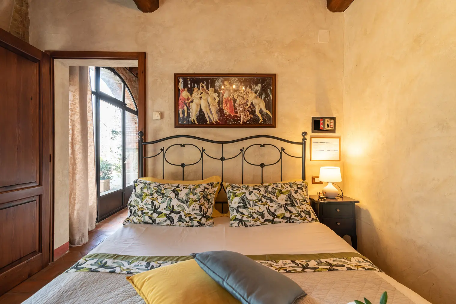- image: 15