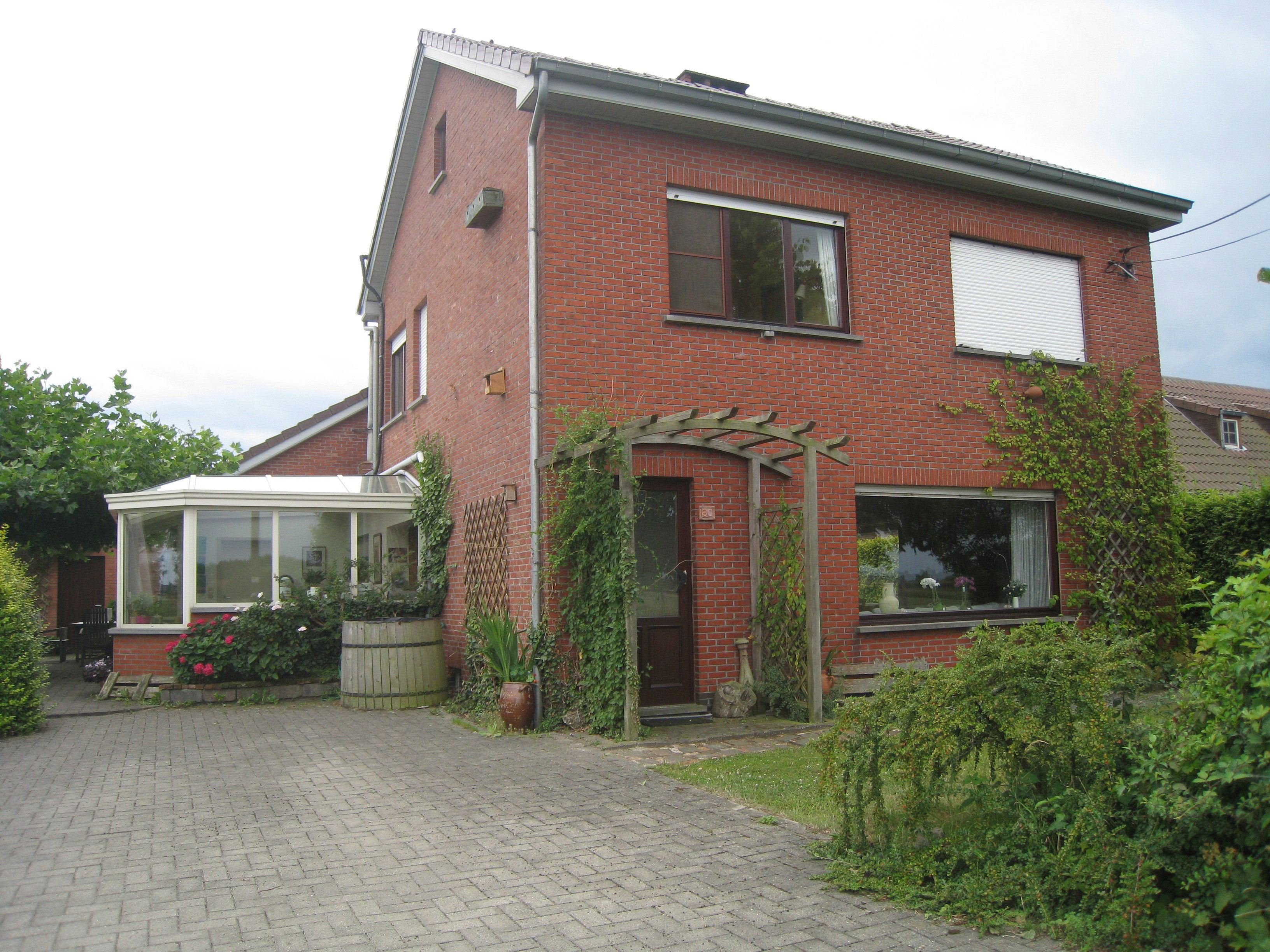 - image: 26