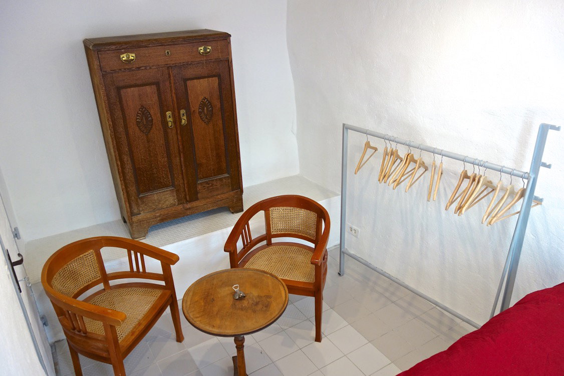 - image: 11