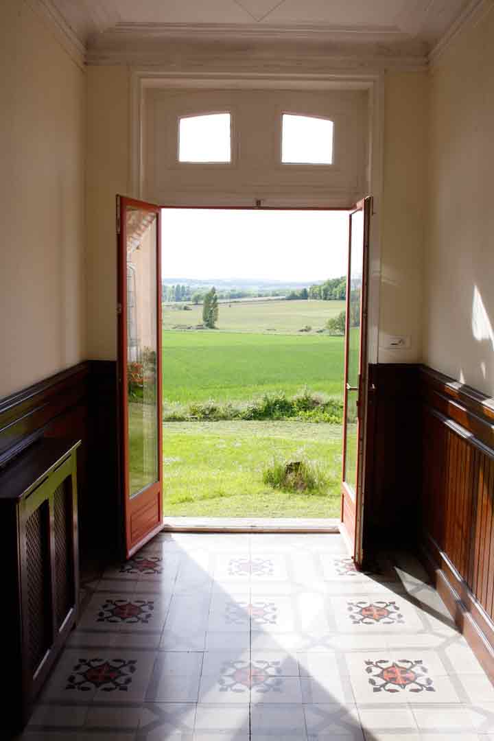 - image: 11