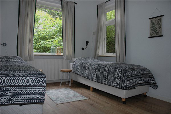 - image: 14