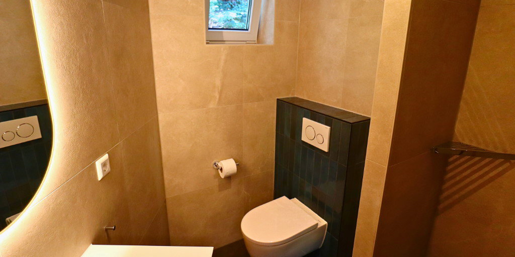 - image: 12